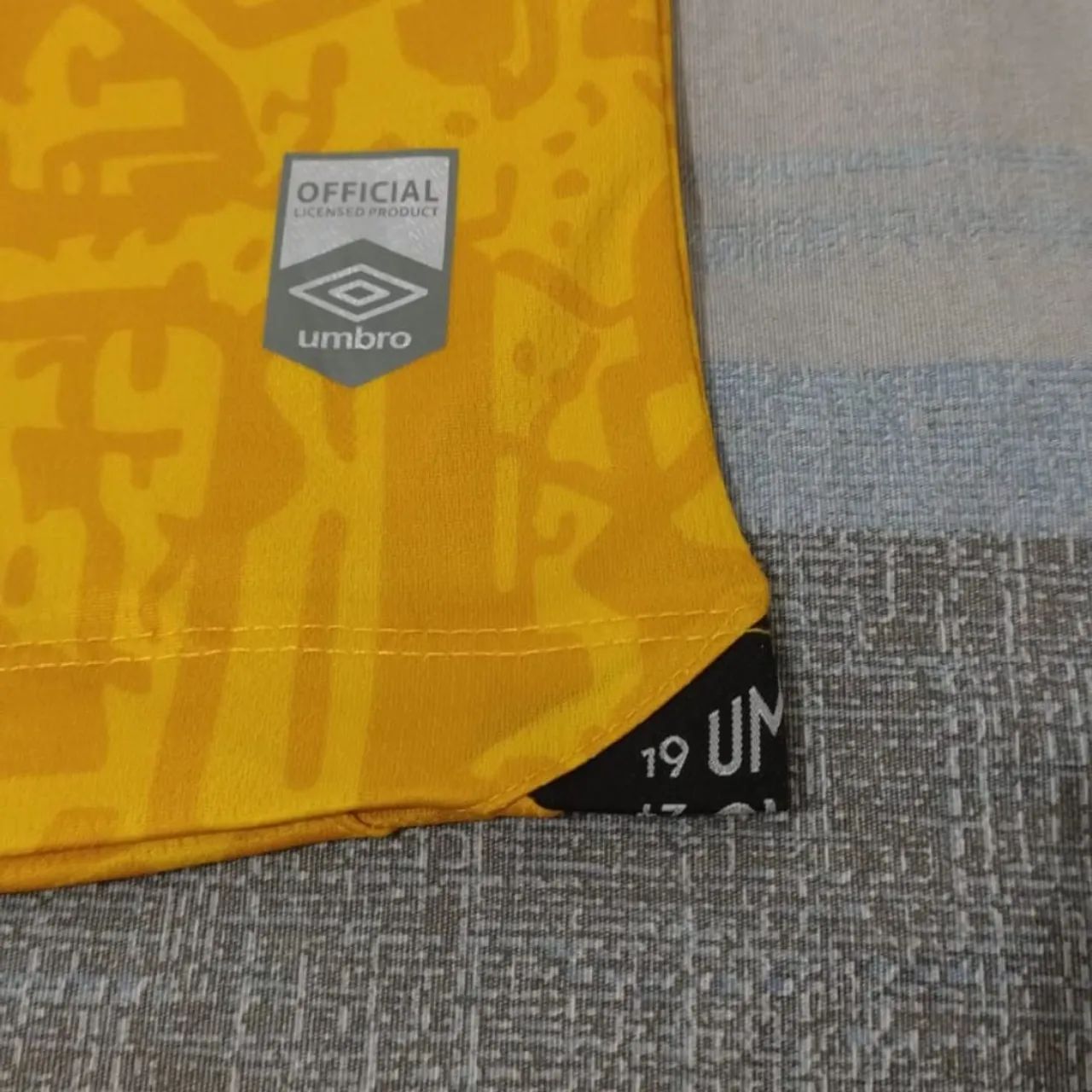 Camisa de Futebol Santos- Umbro -  Tamanho M. G.GG Nova - Foto 6