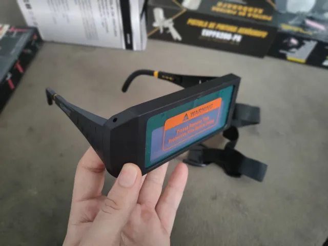 Óculos de solda com escurecimento automático