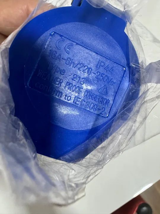 Par de conectores industrial de 16 amperes macho e fêmea novo 110/220 250 watts - Foto 5