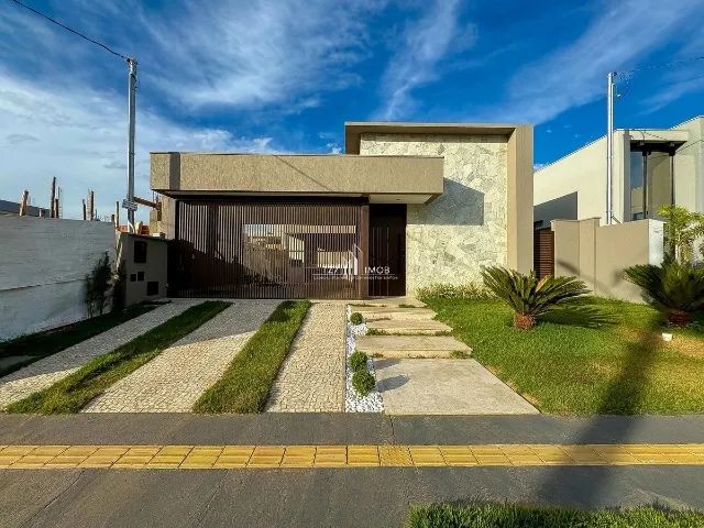 Casa Térrea localizada no Jardins Bolonha, com 3 suítes plenas
