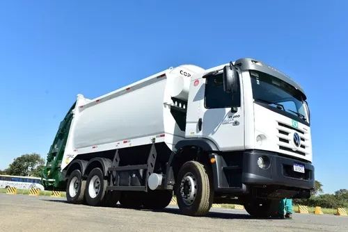 Caminhão Compactador Cargo - Foto 6