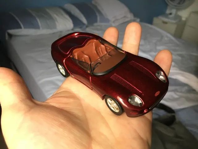 carro esportivo Jaguar Xk180 esc 1/37 metal abre portas pneu borracha show - Foto 4