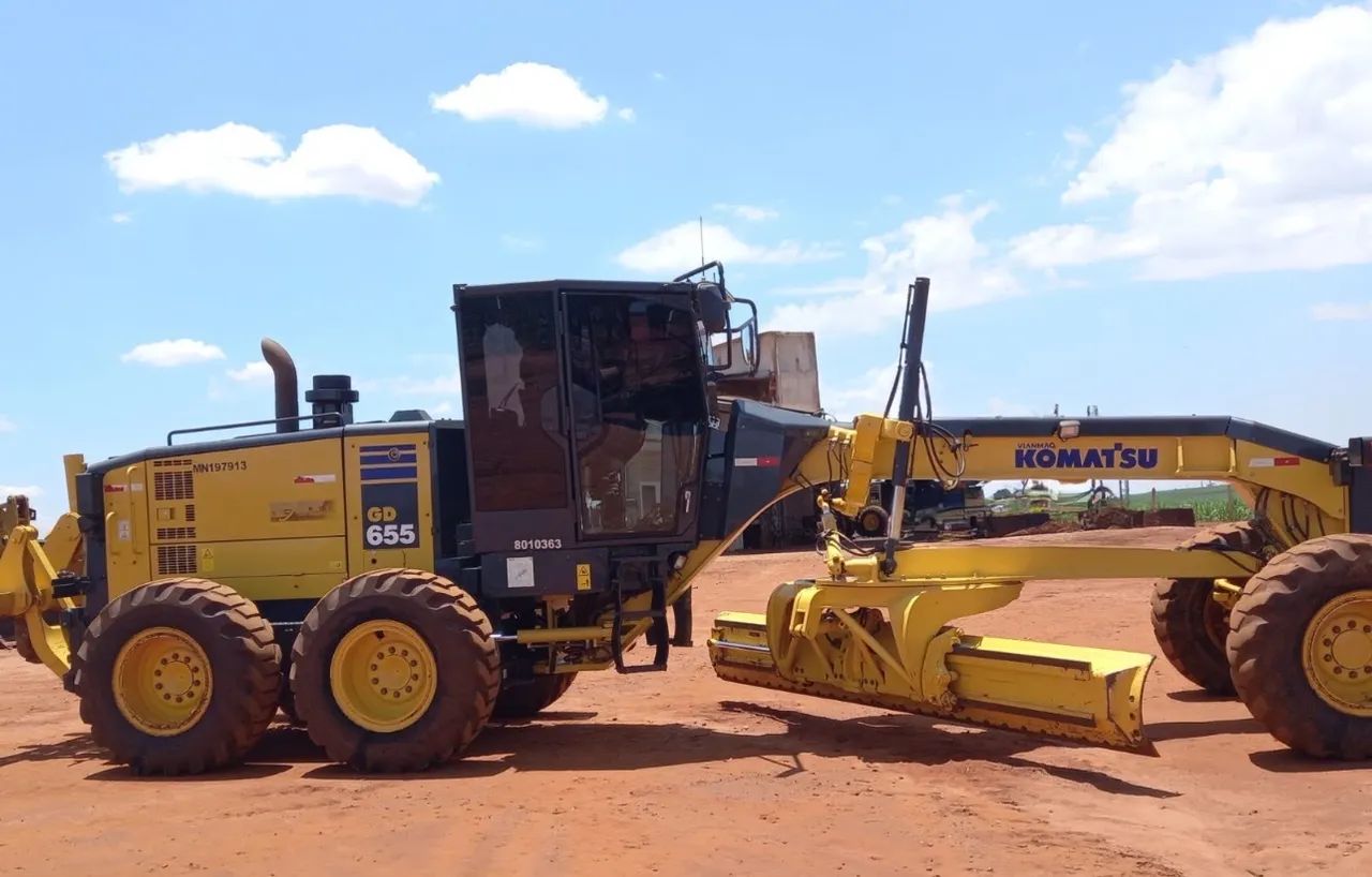Motoniveladora Komatsu GD655 ano 2021 com 5800 horas, no MS - Foto 3