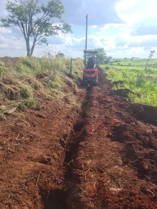 Mini escavadeira hidráulica 1500 kg - Foto 4