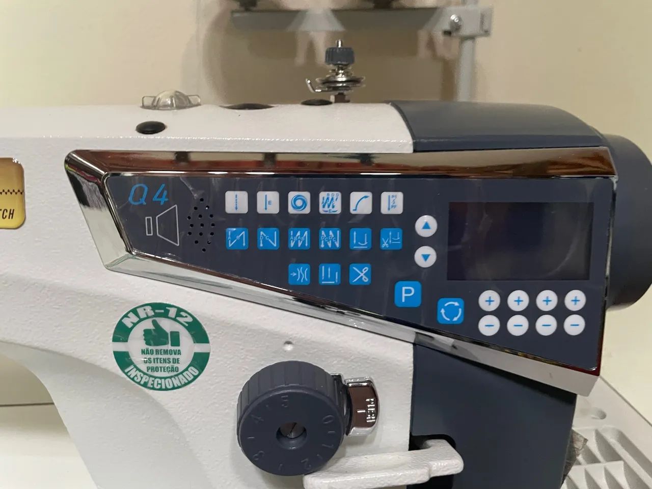 Mesa de Costura Industrial - Ótima para Costureiras!