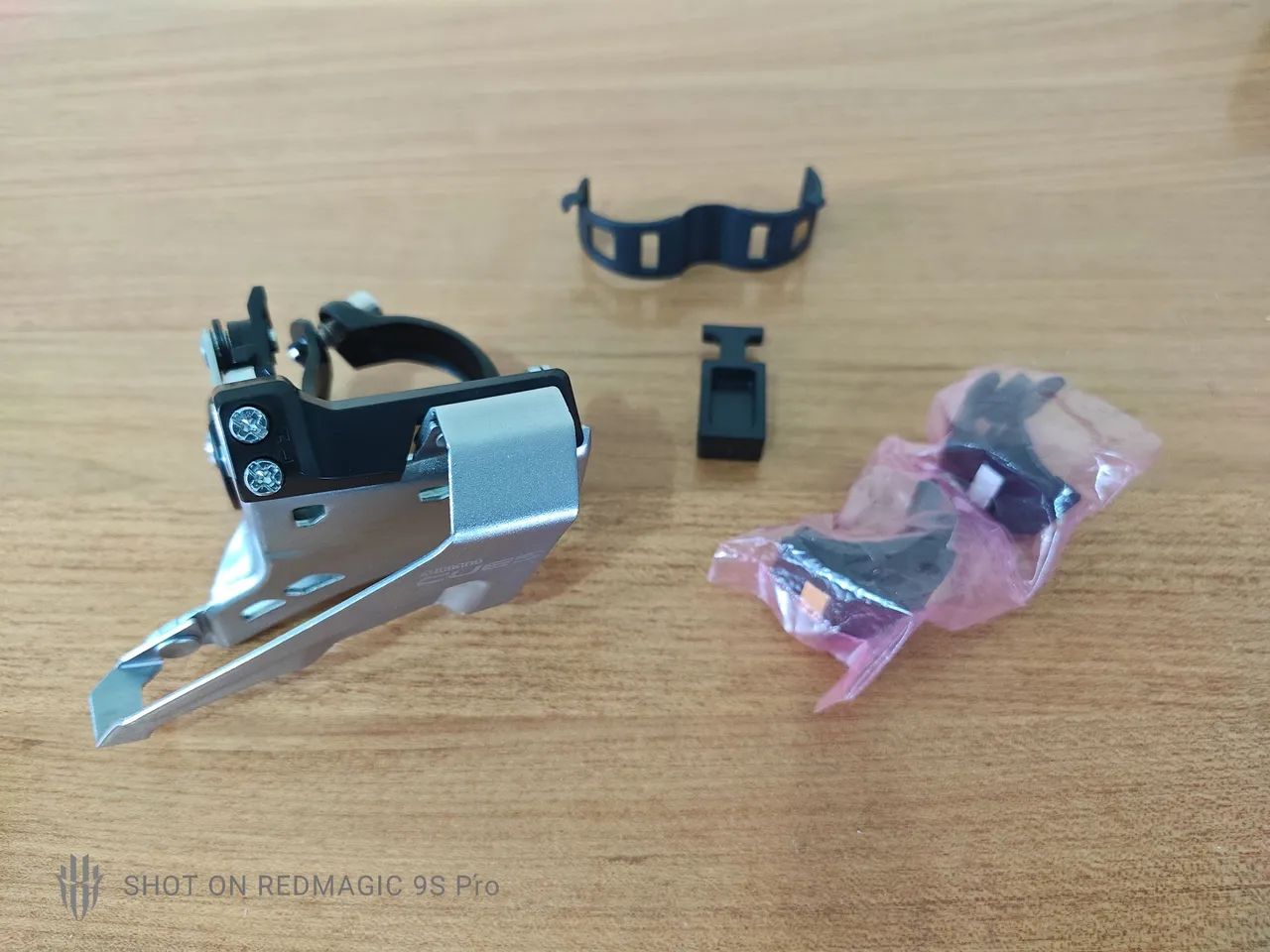 Câmbio dianteiro Shimano Cues 2v  U4000