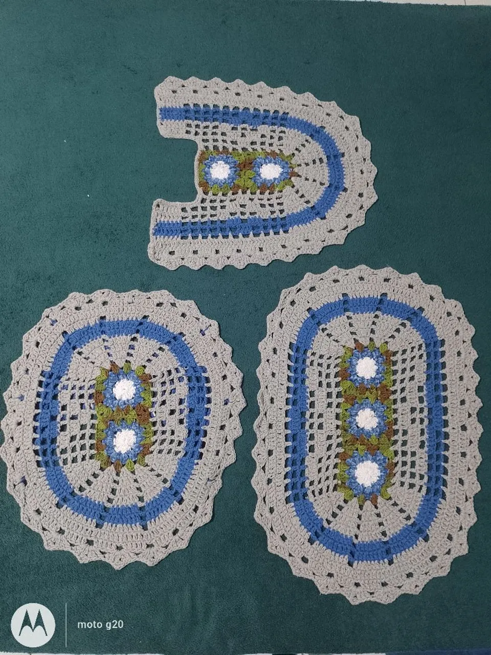 Jogo de tapetes de crochê kit banheiro artesanal