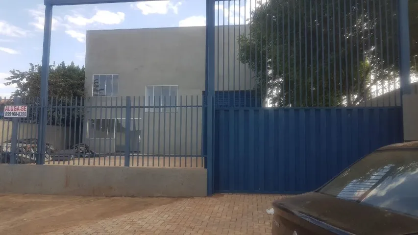 Aluga-se Galpão na 112 Sul - 724M²