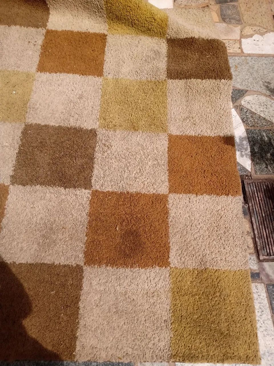 Tapete grande e felpudo!