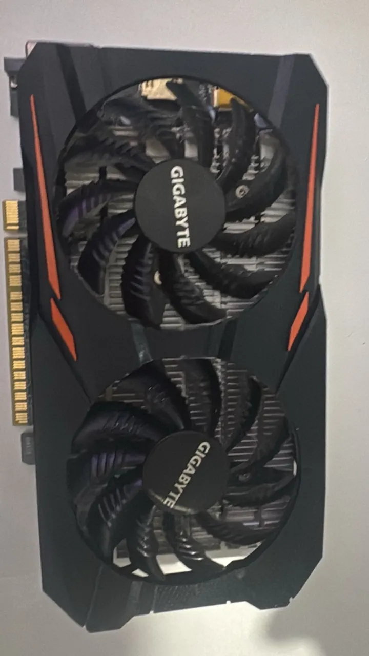 Placa de Vídeo usada gtx 1050 Gigabyte com defeito