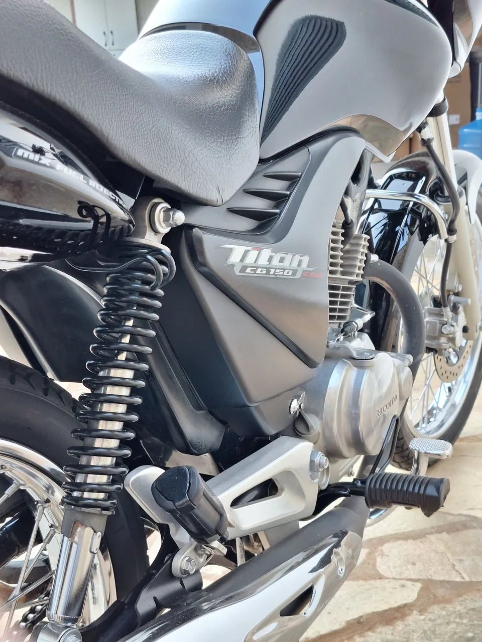 Titan mix esd 150