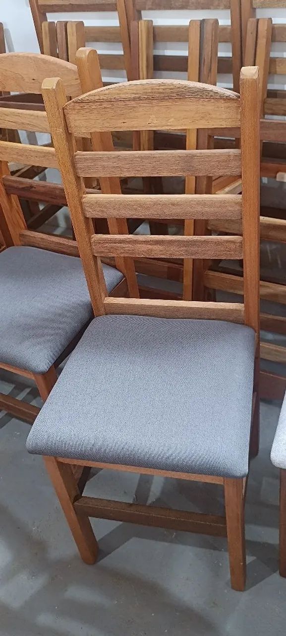 Cadeirasestofadas novas $ 220,00 todas em madeira maciça. Entregamos - Foto 3