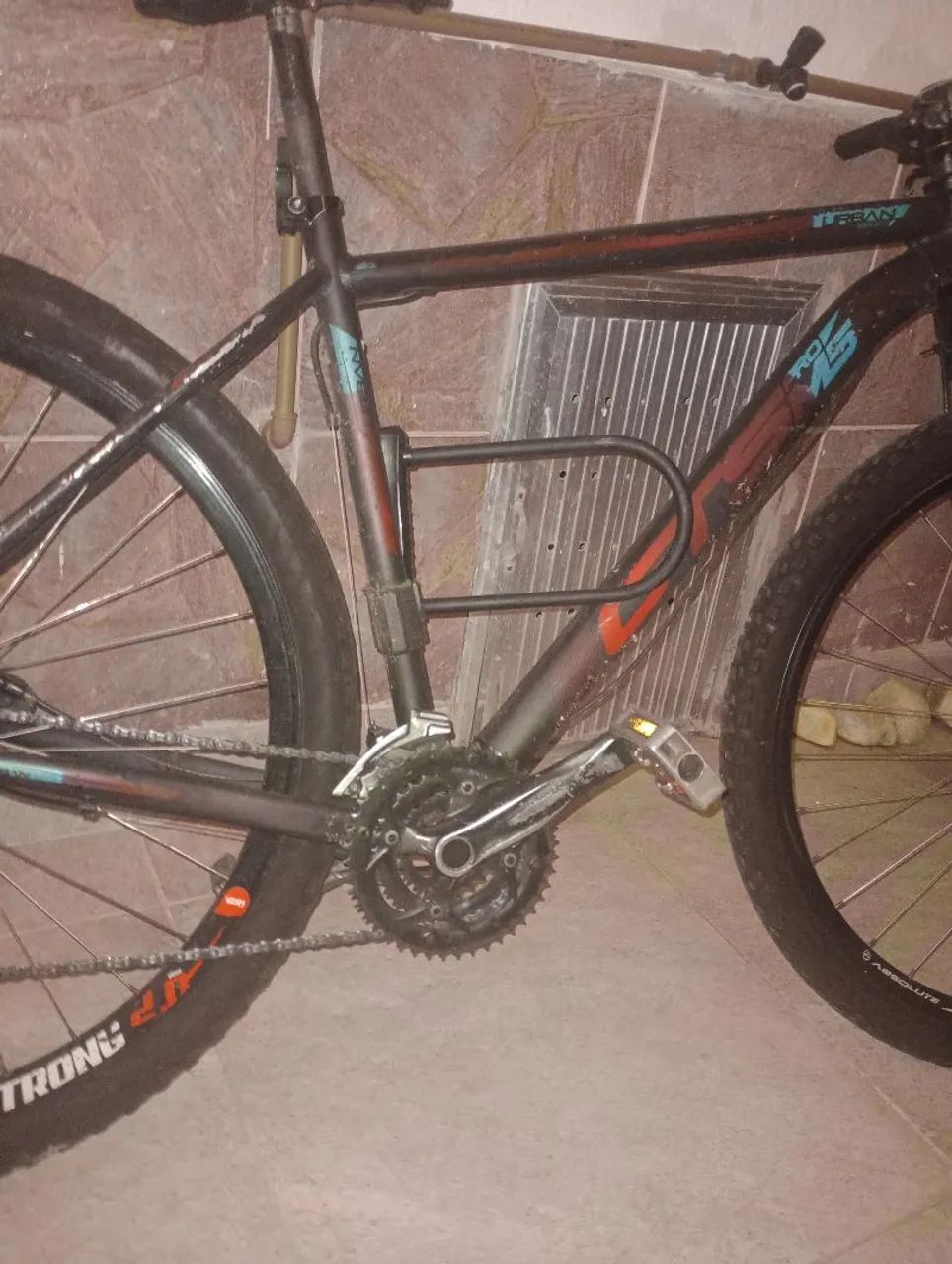 Bicicleta Mountain Bike aro 29 - Shimano Deore revisada - Foto 3