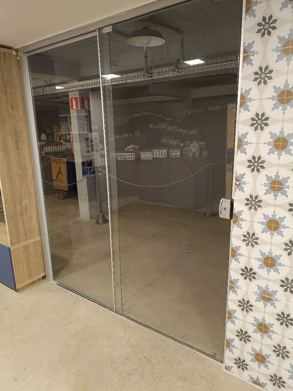 4 Portas de vidros + 6 Vidros Fixos + Desmontagem e entrega  - Foto 4