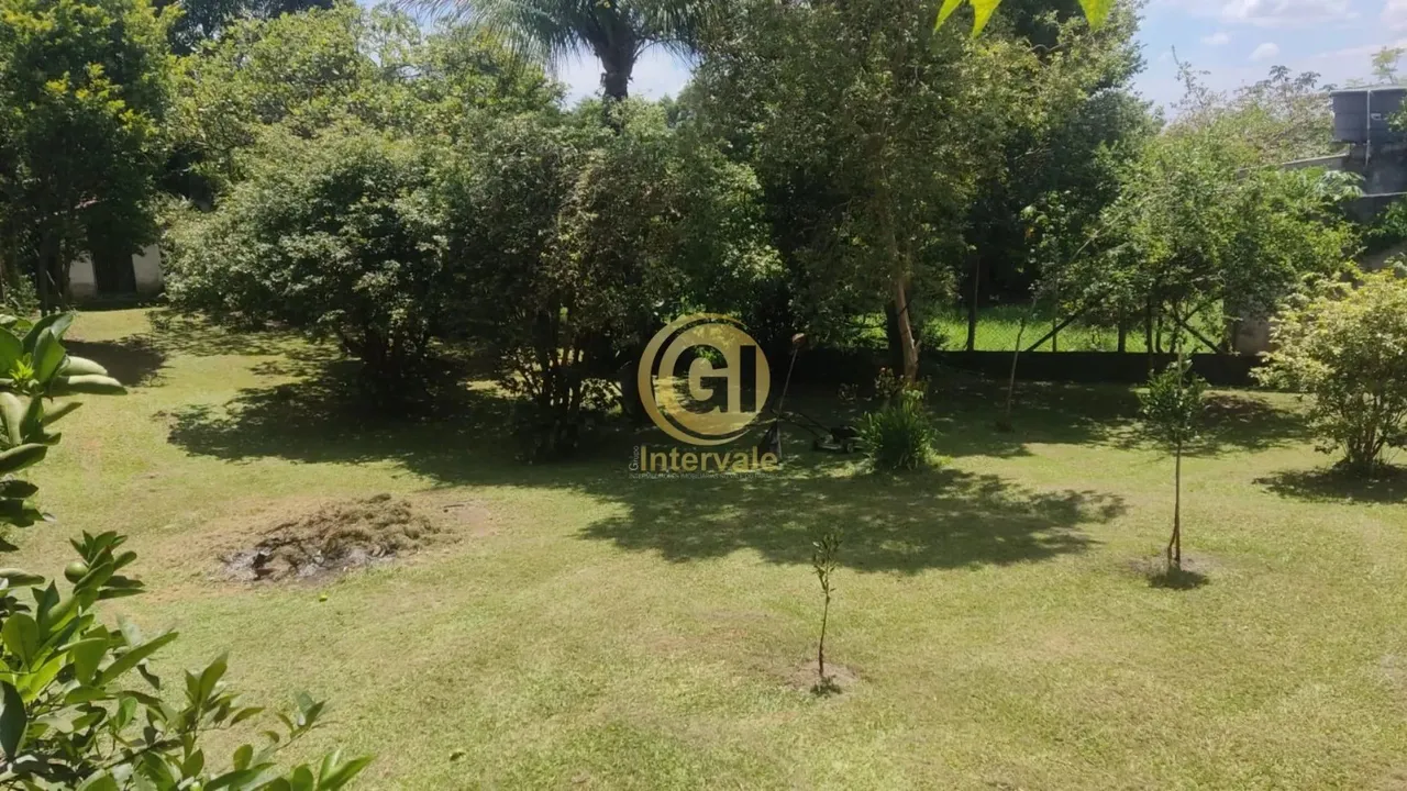 CHACARA EDICULA RESIDENCIAL A VENDA DENTRO DE CONDOMINIO FECHADO.