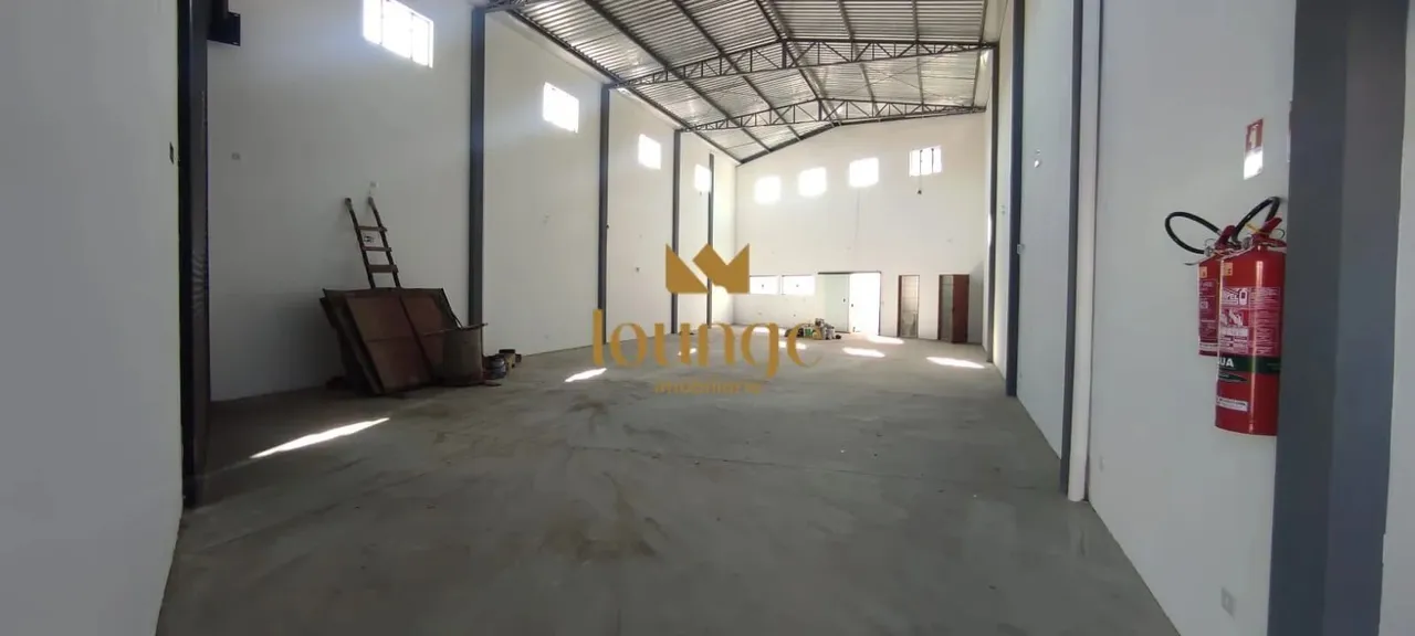 Galpão Comercial 240m² para Locação em Sorocaba na Zona Norte - Lounge Imobiliária