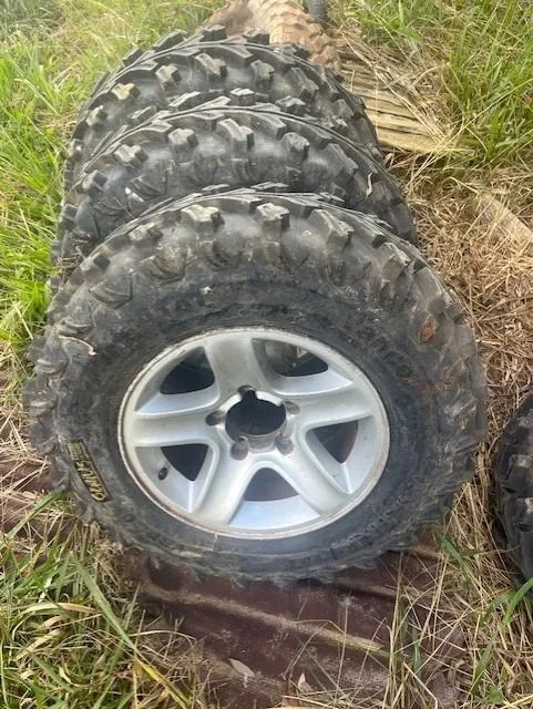 PNEUS OFFROAD PARA TRILHA COM RODAS TRACKER R$ 3000