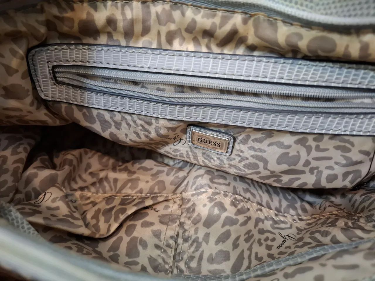 Bolsa Guess couro de avestruz - Foto 4