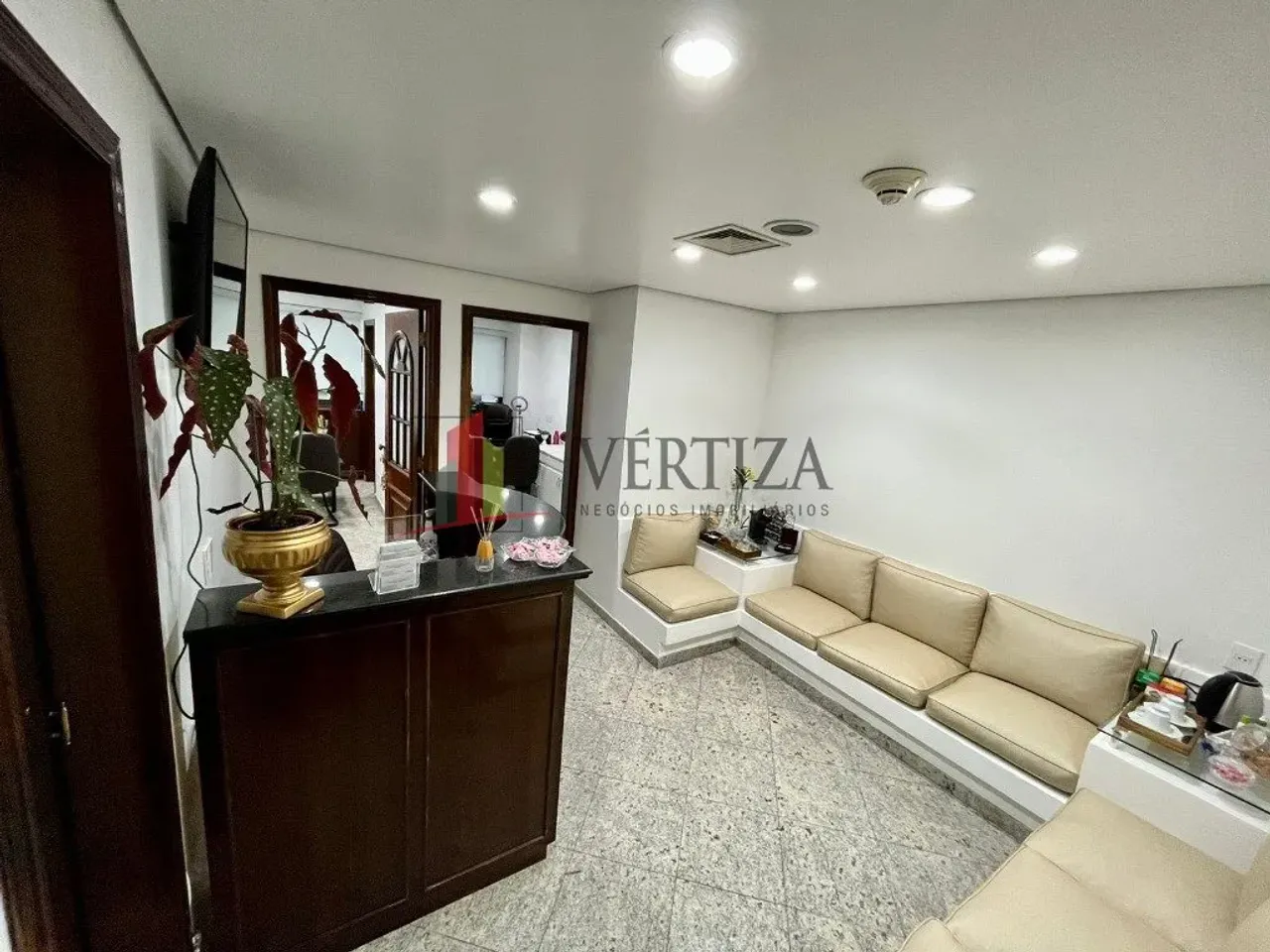 Sala comercial MOBILIADO à venda com 50m² em Moema