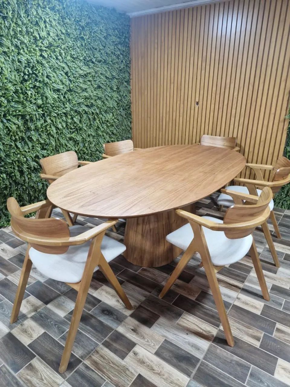 Mesa da de jantar oval laminada com 6 cadeiras 