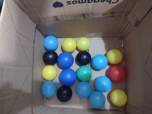 BOLINHA DE PISCINA COLORIDAS 18
