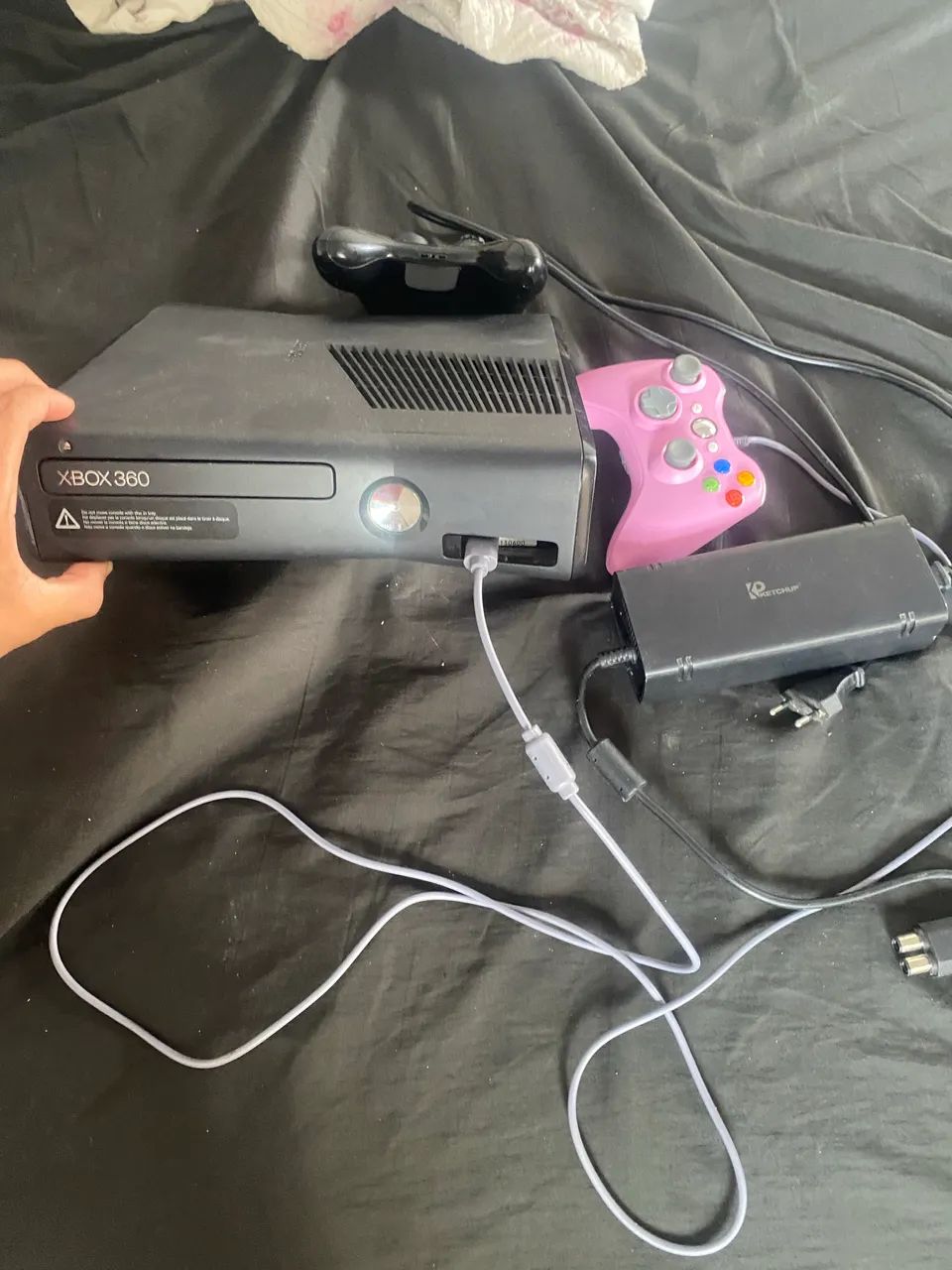 Xbox 360 unlocked already with games 2 controllers working perfectly64292483653891120