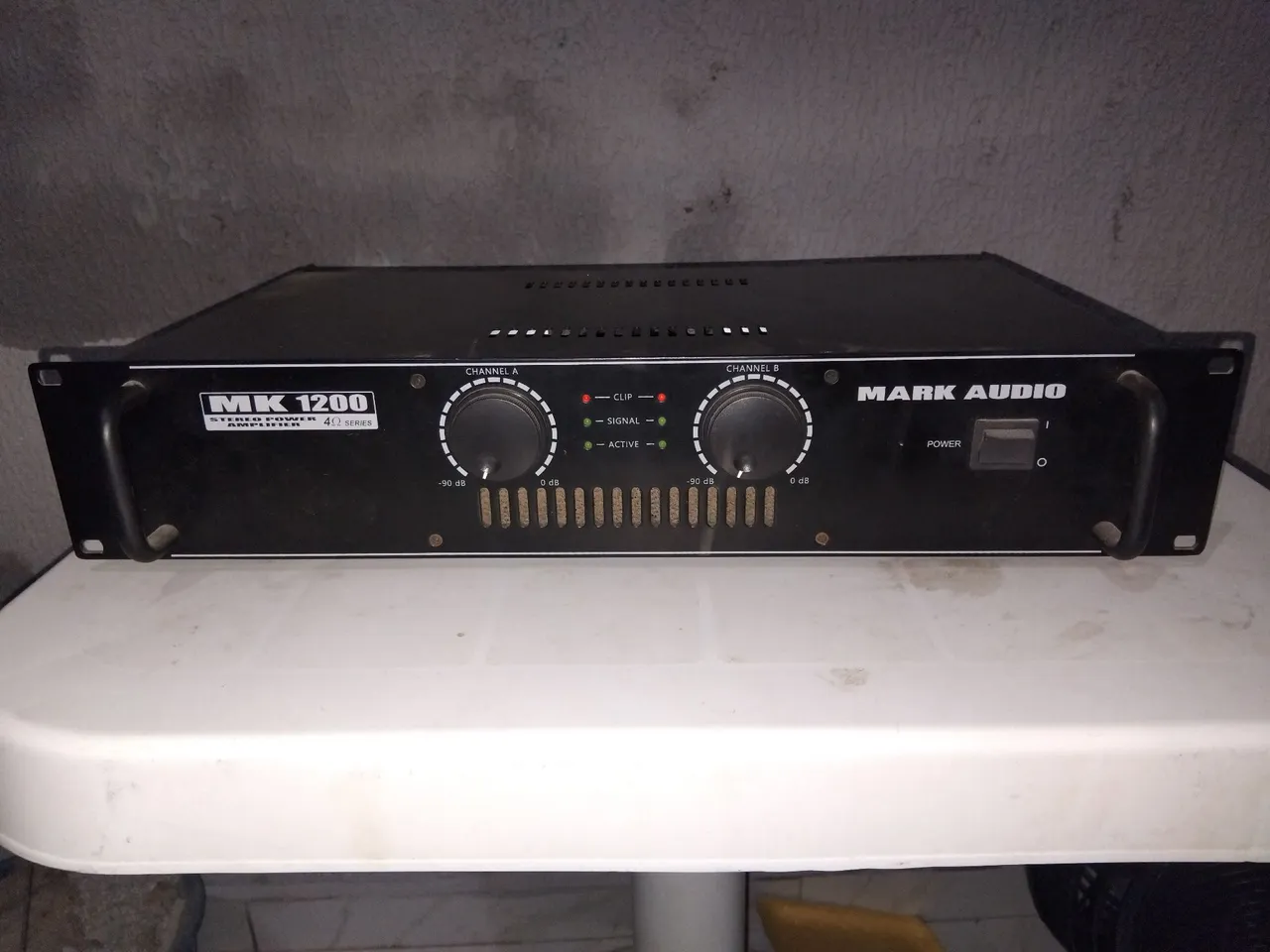 Amplificador de áudio MK 1200