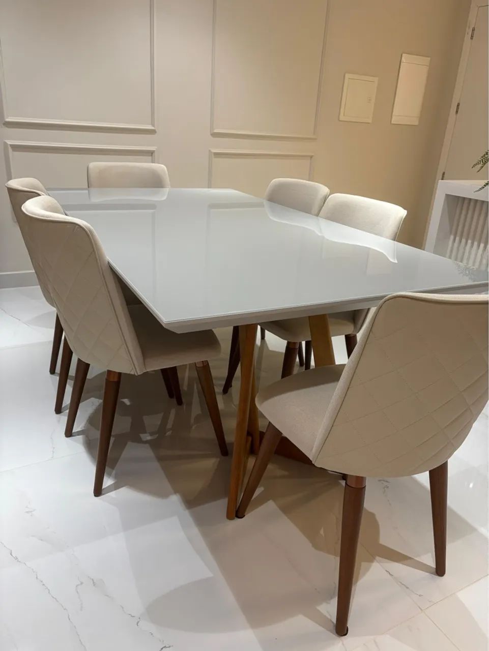 Mesa de Janta 1,00 X 1,80 com 6 cadeiras 