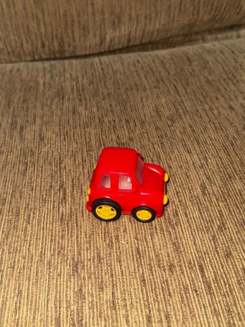 Miniatura Carrinho Vermelho - Excelente Estado - Foto 2