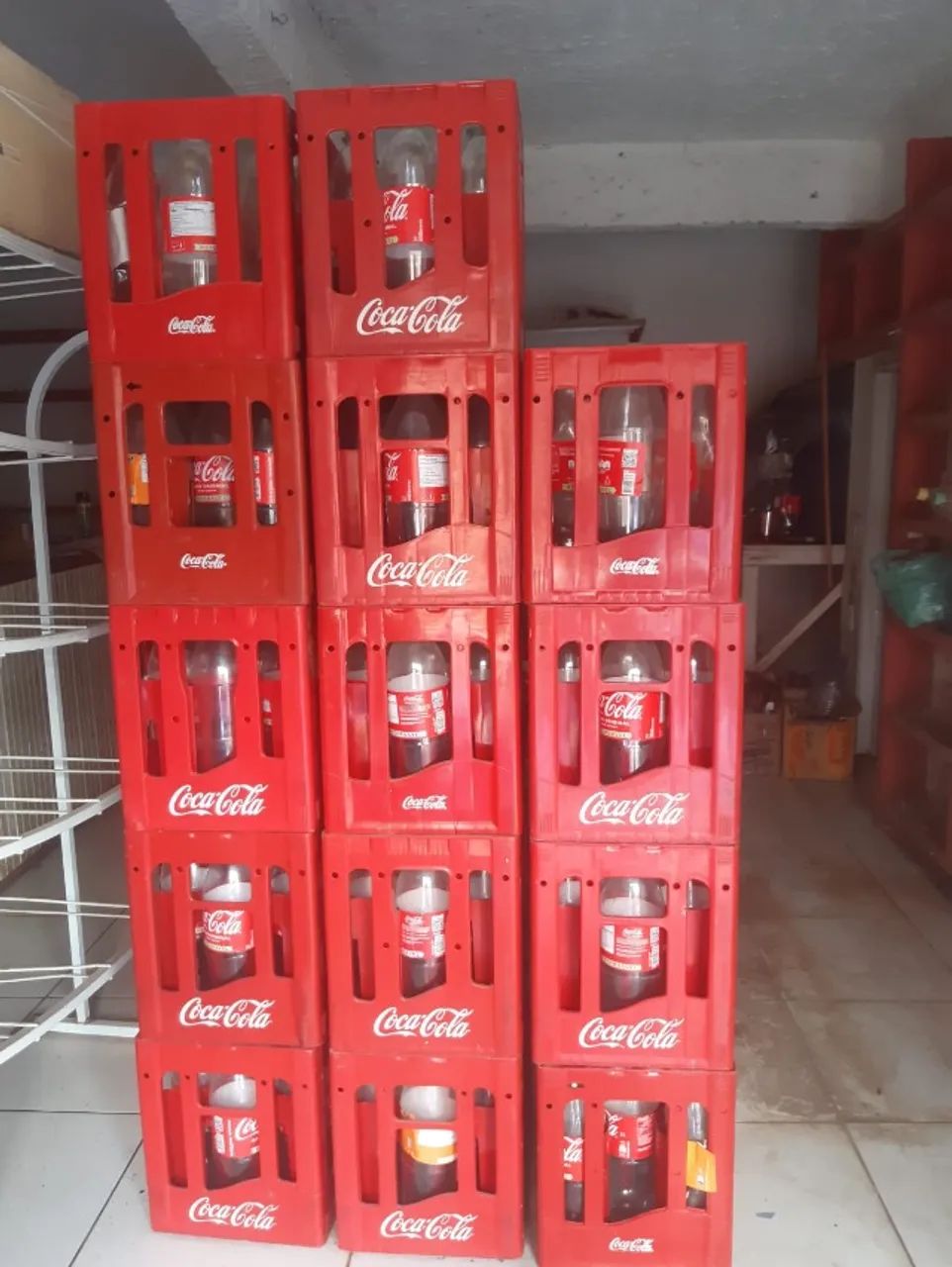 Grades de Refrigerantes (Coca Cola Retornável e de 1 Litro: Vidro) - Foto 2