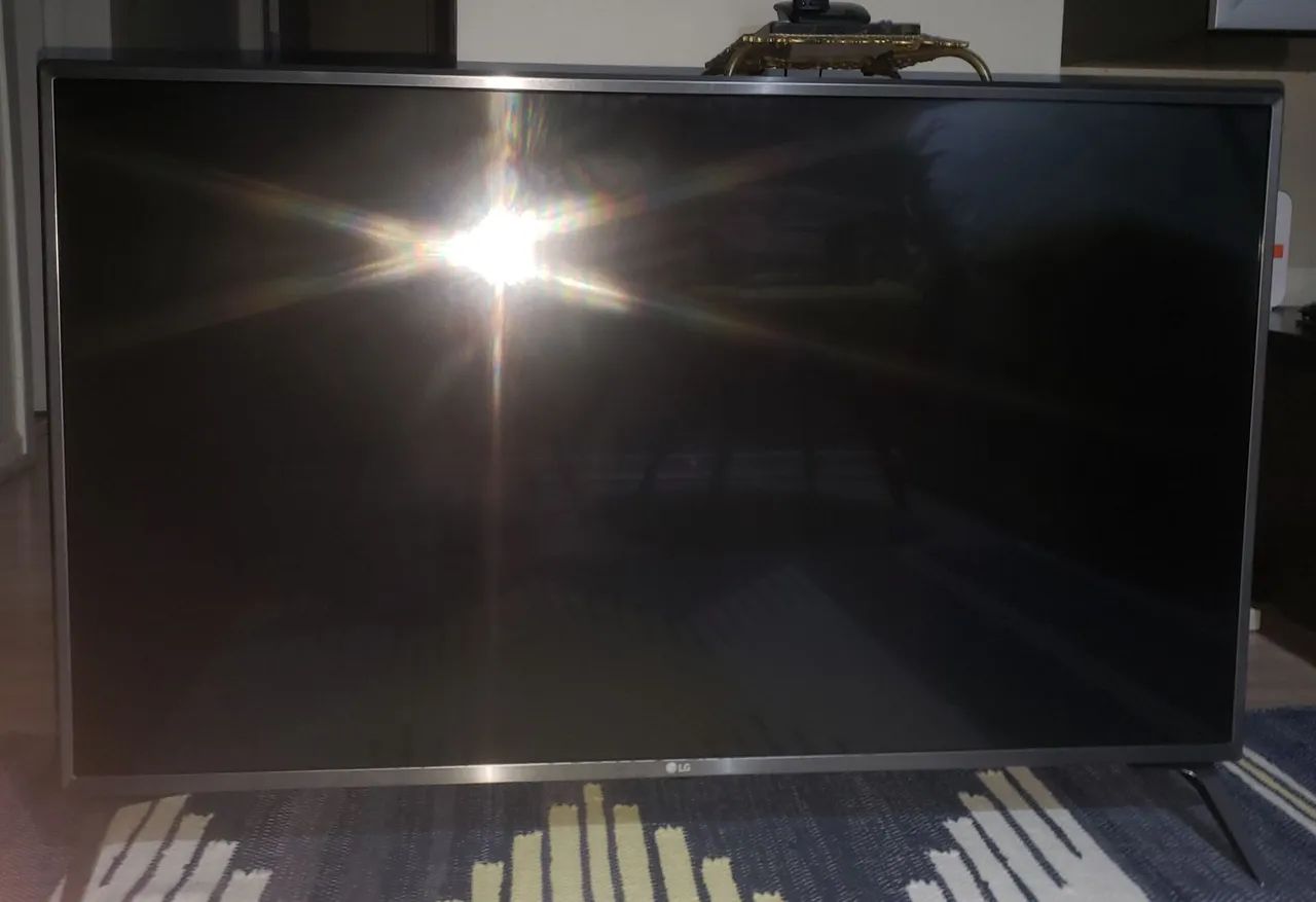 TV LG 43 polegadas smartv 4K para conserto ou retirada de peças