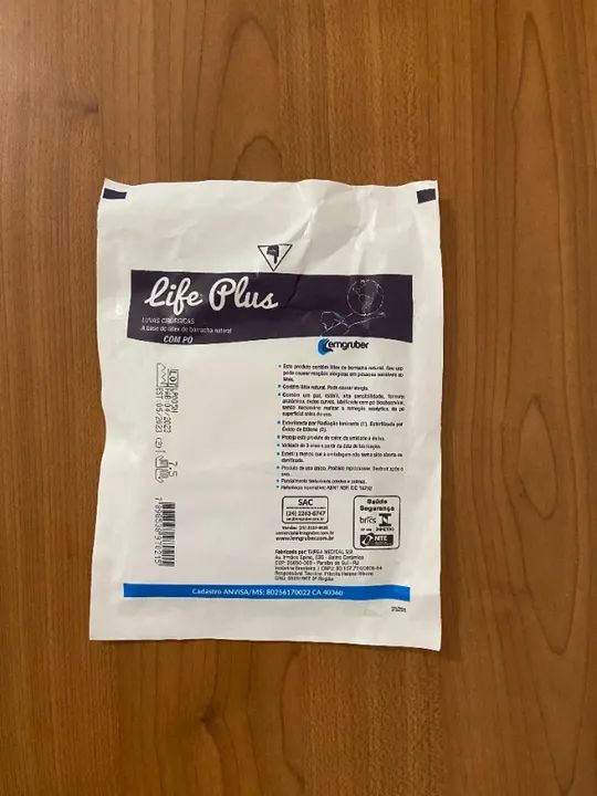 Luvas cirúrgicas a base de látex de borracha natural. Tamanho 7,5