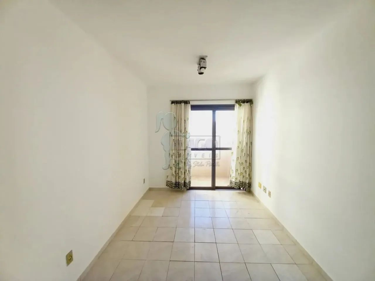 Apartamento de 68m² com 03 quartos para locação - Centro - Foto 2
