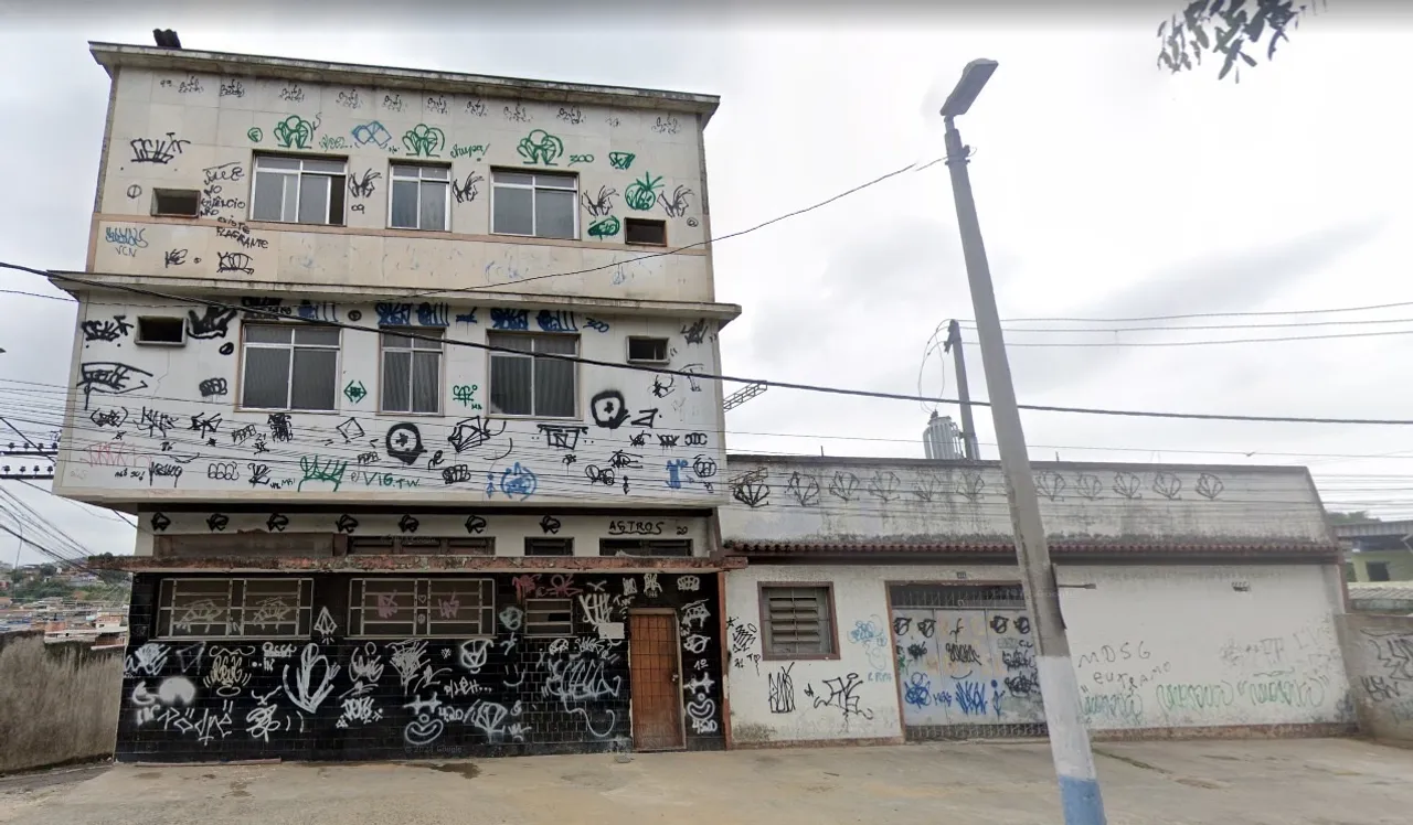 Vendo prédio na rua da Matriz