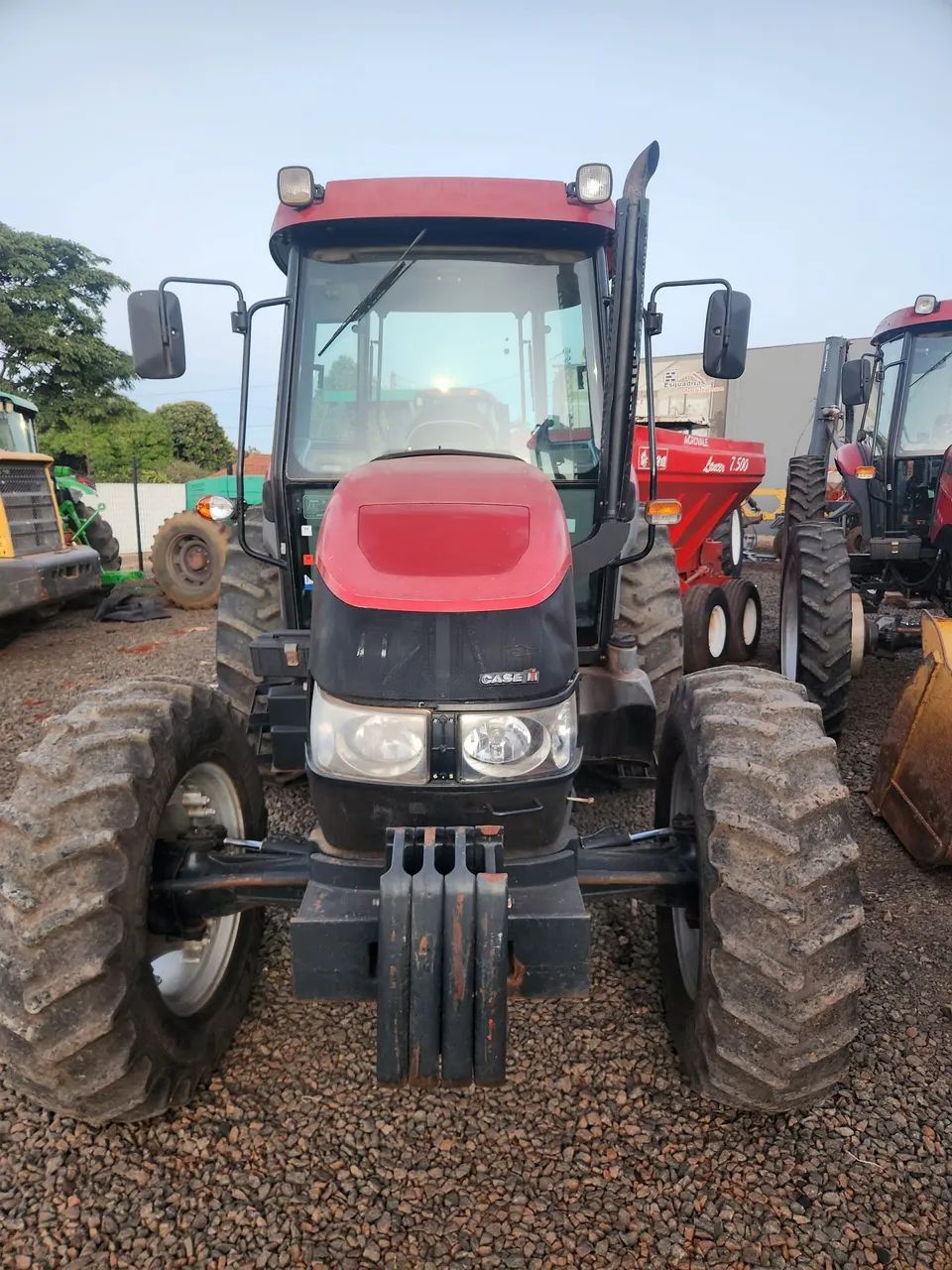 Trator Case Farmall 80 - Potência e Eficiência! - Foto 2