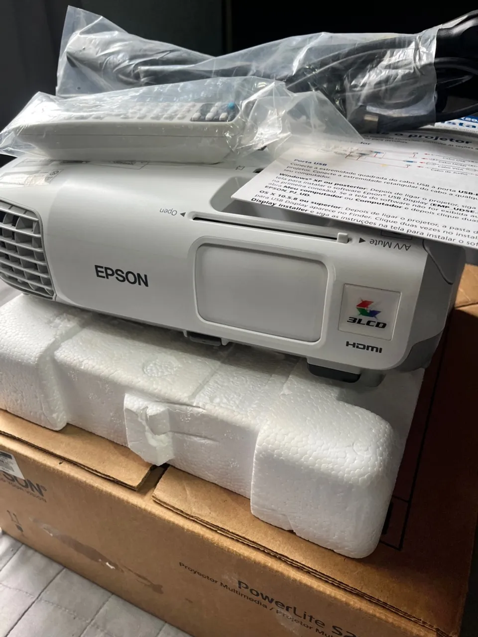 Projetor EPSON Powerlite S27