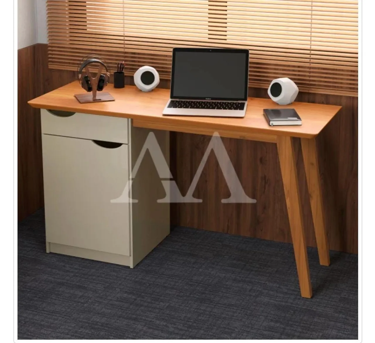 Escrivaninha de Madeira com Gaveteiro - Design Moderno