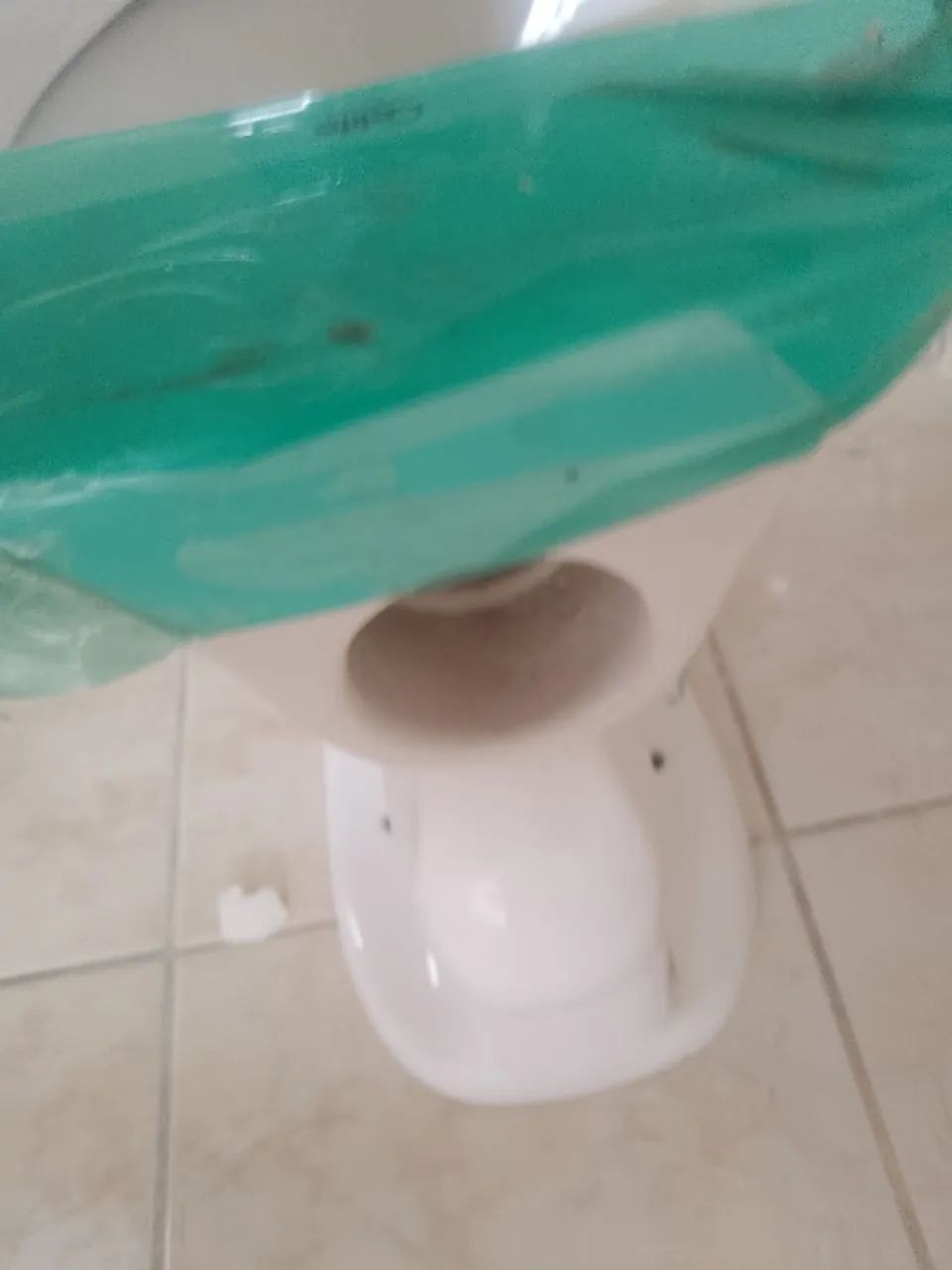 Celite Toilet Bowl Not Compatible with Close-Coupled Tank