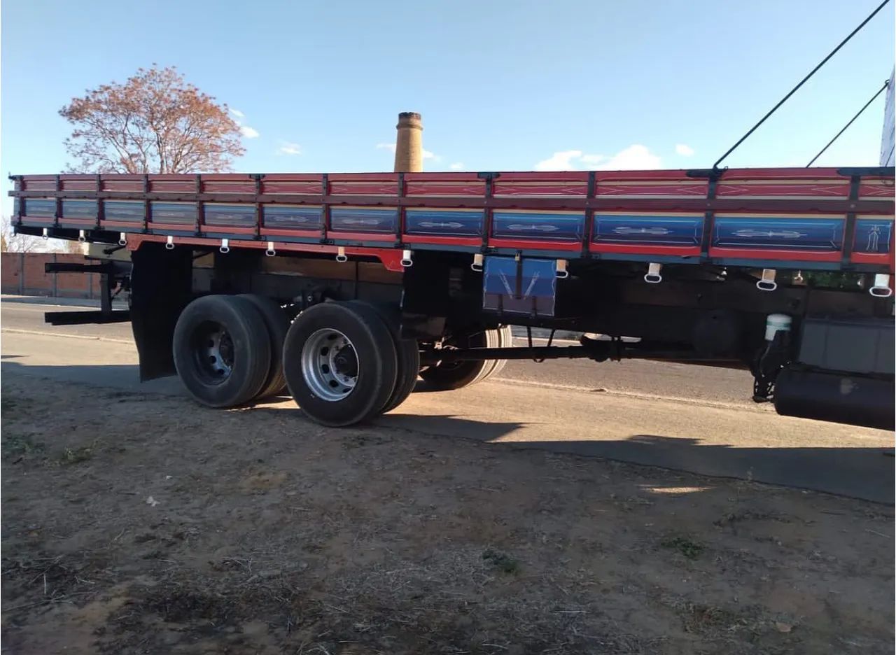 Mercedes Benz 1620 na carroceria  - Foto 3