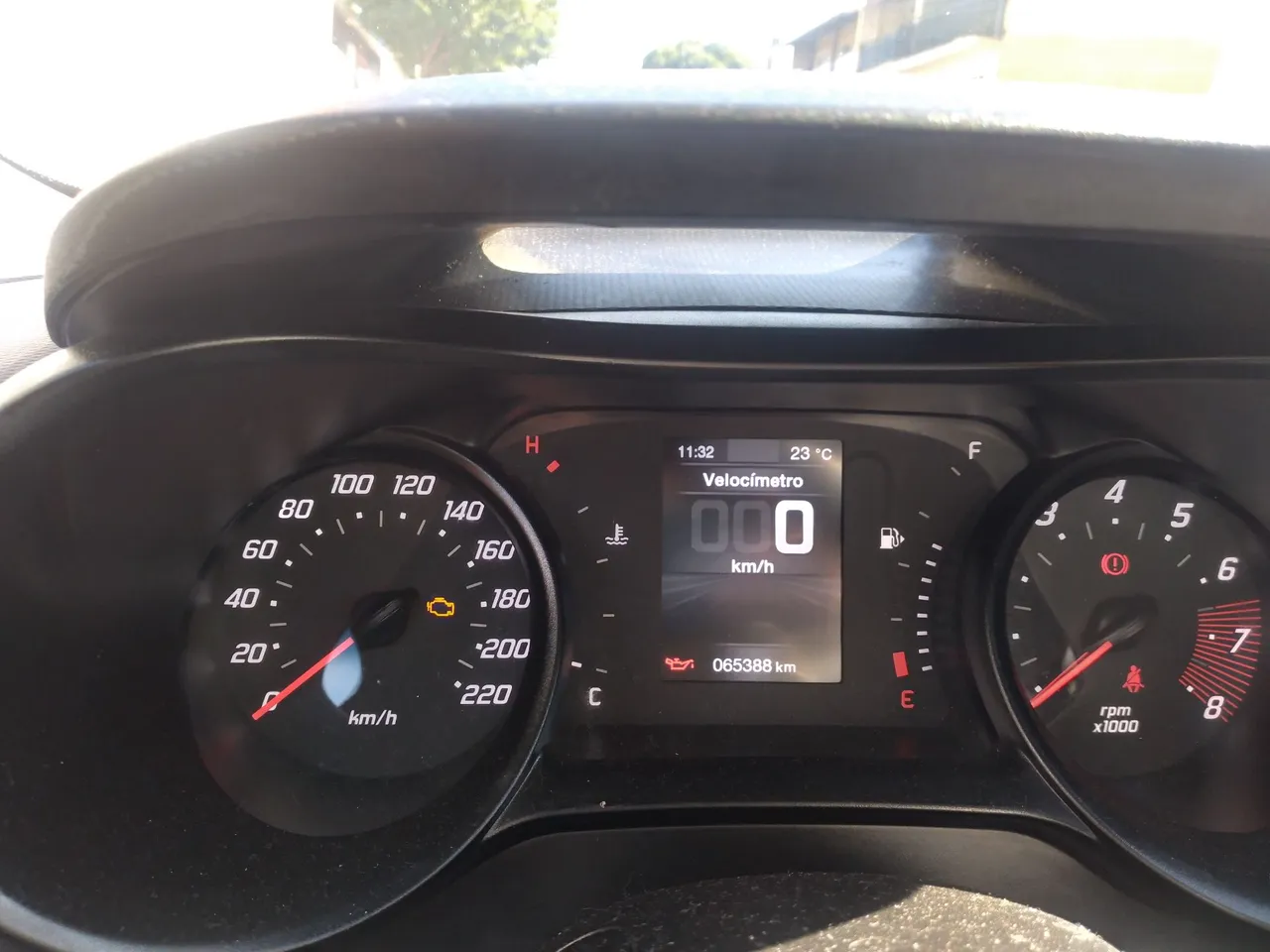 Vendo fiat argo,semi novo,baixo km,sem detalhes