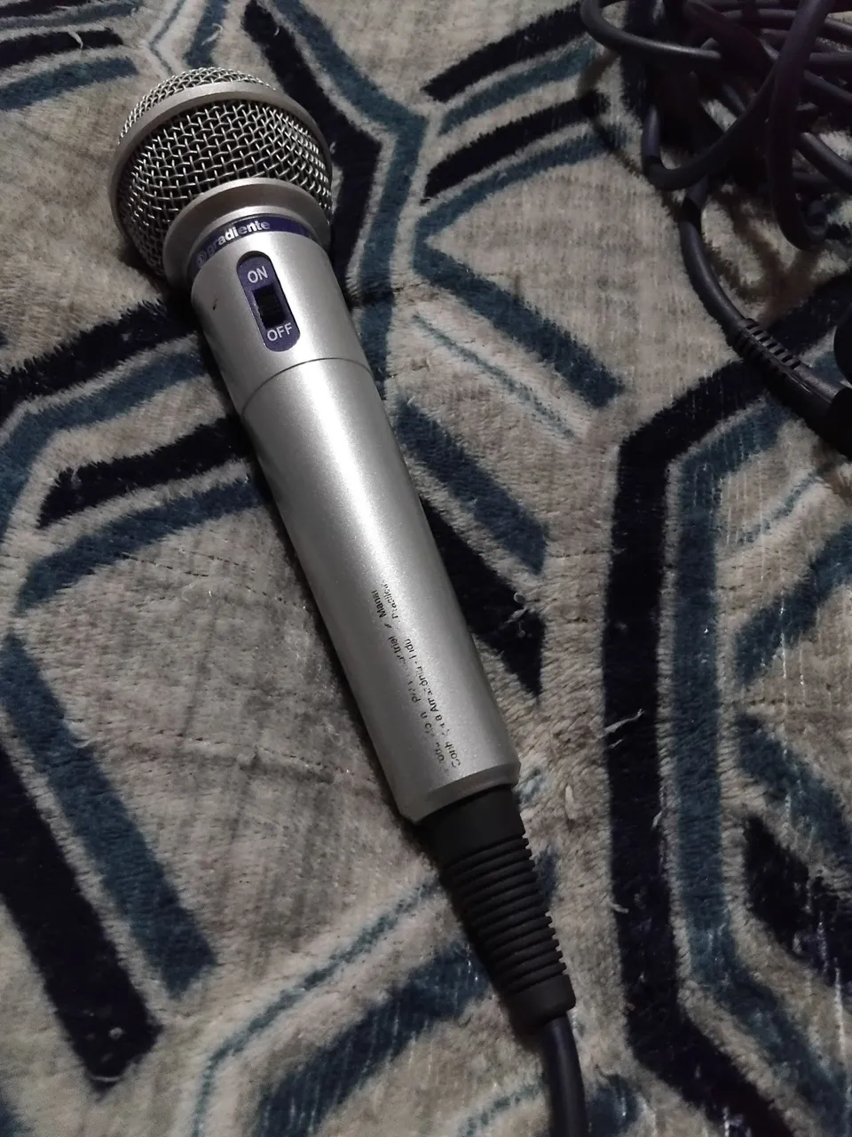 Microfone com Fio Profissional Radiante