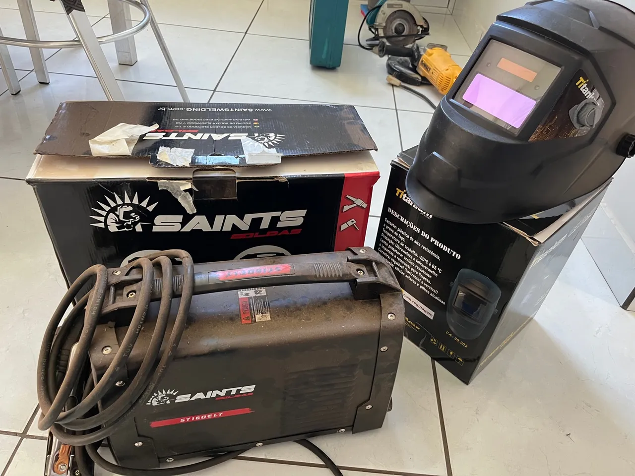 Máquina de solda Saints + capacete de proteção (novos)