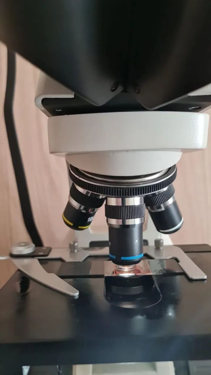 Microscópio de campo escuro com câmera e acessórios Científico de Laboratório - Foto 2