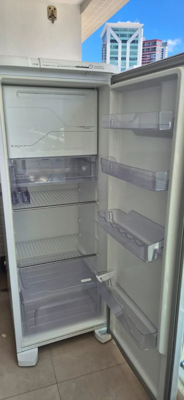 Vendo geladeira Electrolux modelo RFE39 - Foto 4