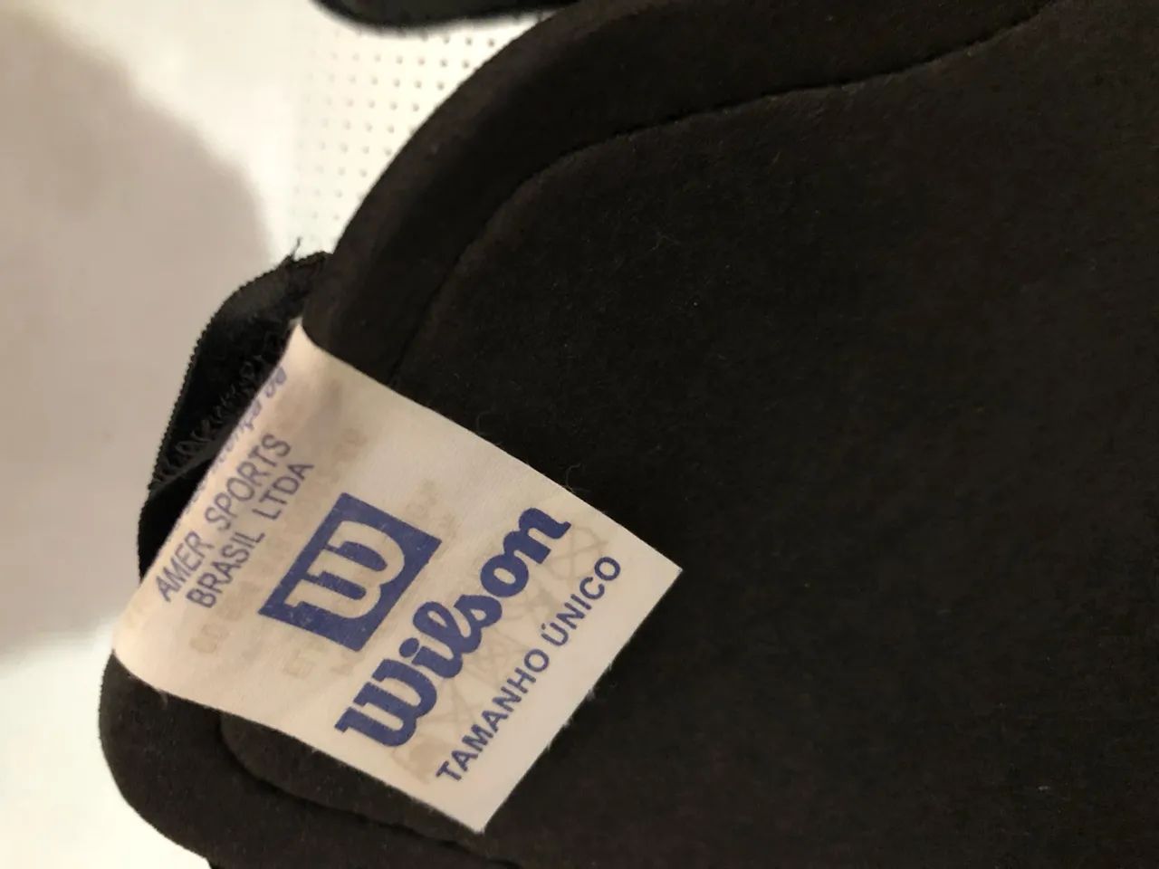 Caneleiras de Futebol Wilson novas  - Foto 2