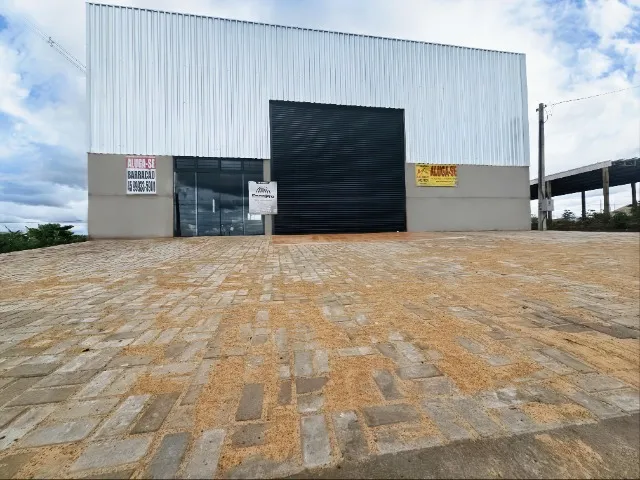 BARRACÃO 550M²  --LOCAÇÃO -- BEIRA RODOVIA