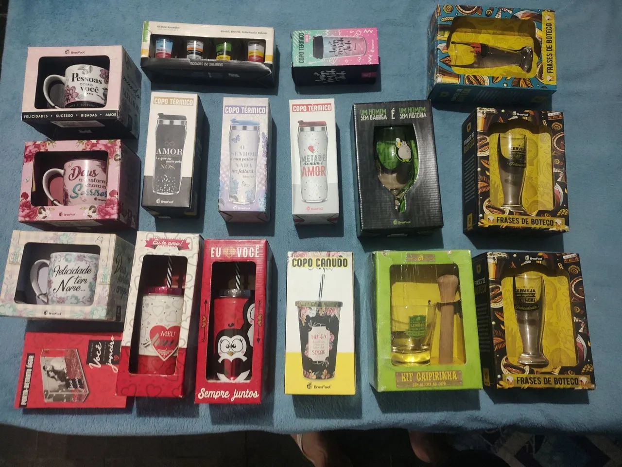 Xícaras, copo térmica e taças 