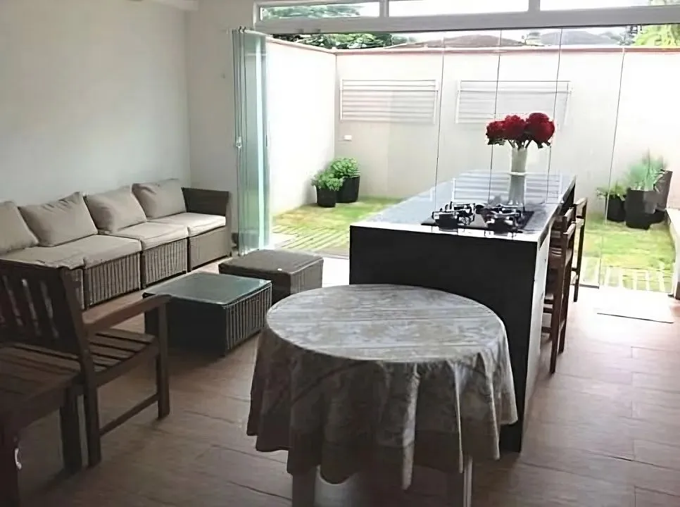 Casa (Padrão), com 3 quartos e 2 banheiros à Venda, 160 m² em Santana de Parnaíba/SP