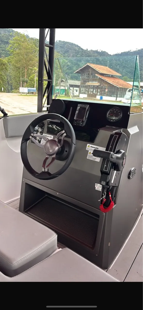 Lancha Esportiva ROSS MARINE VIPER 170R
