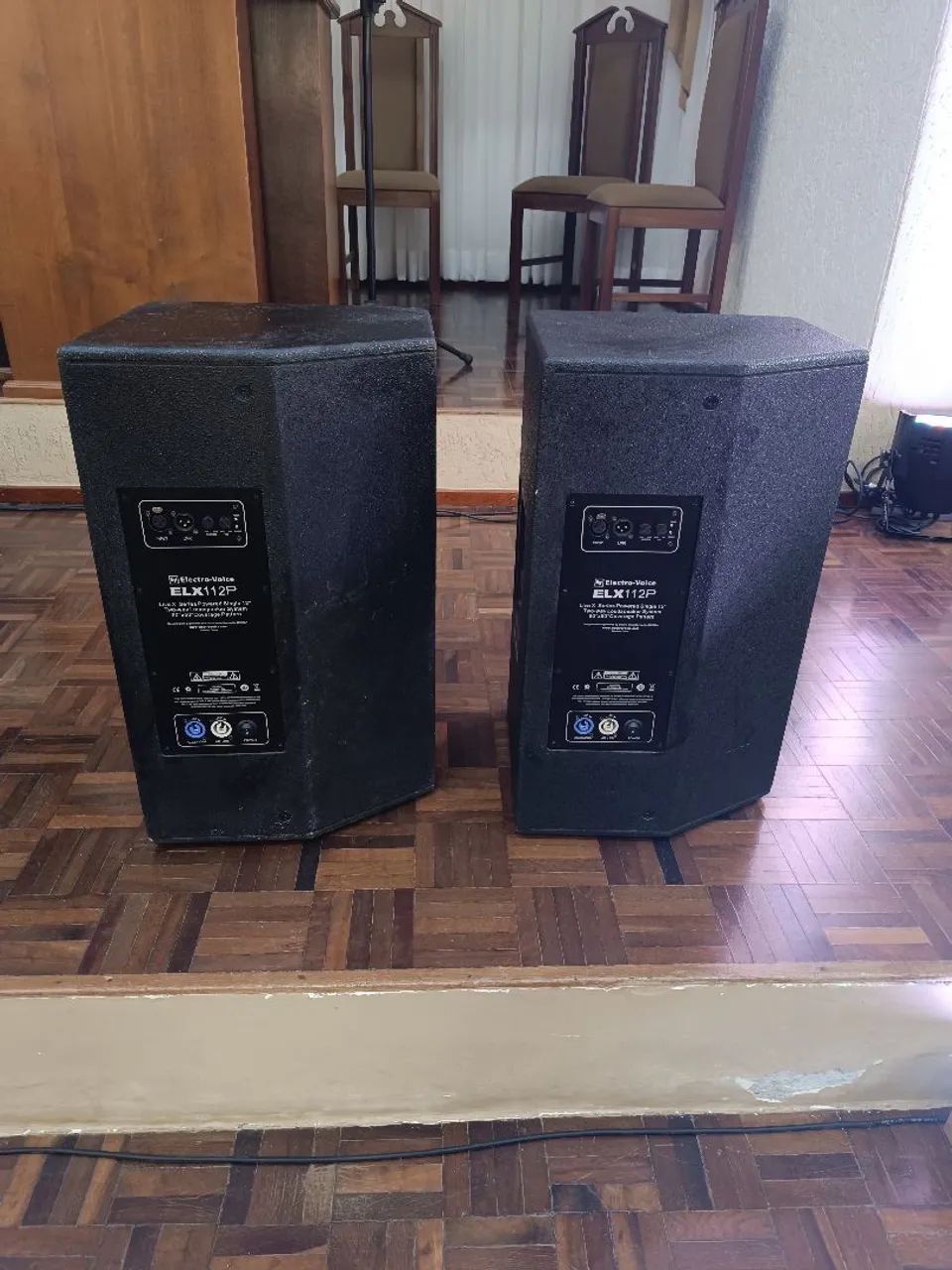 Par de Caixas de Som Ativa EV ELX112P - Com Defeito (Para Reparo) - Foto 2